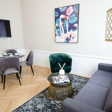 Studio Apartments Urania - Mai'S Apartments Wien Ngoại thất bức ảnh